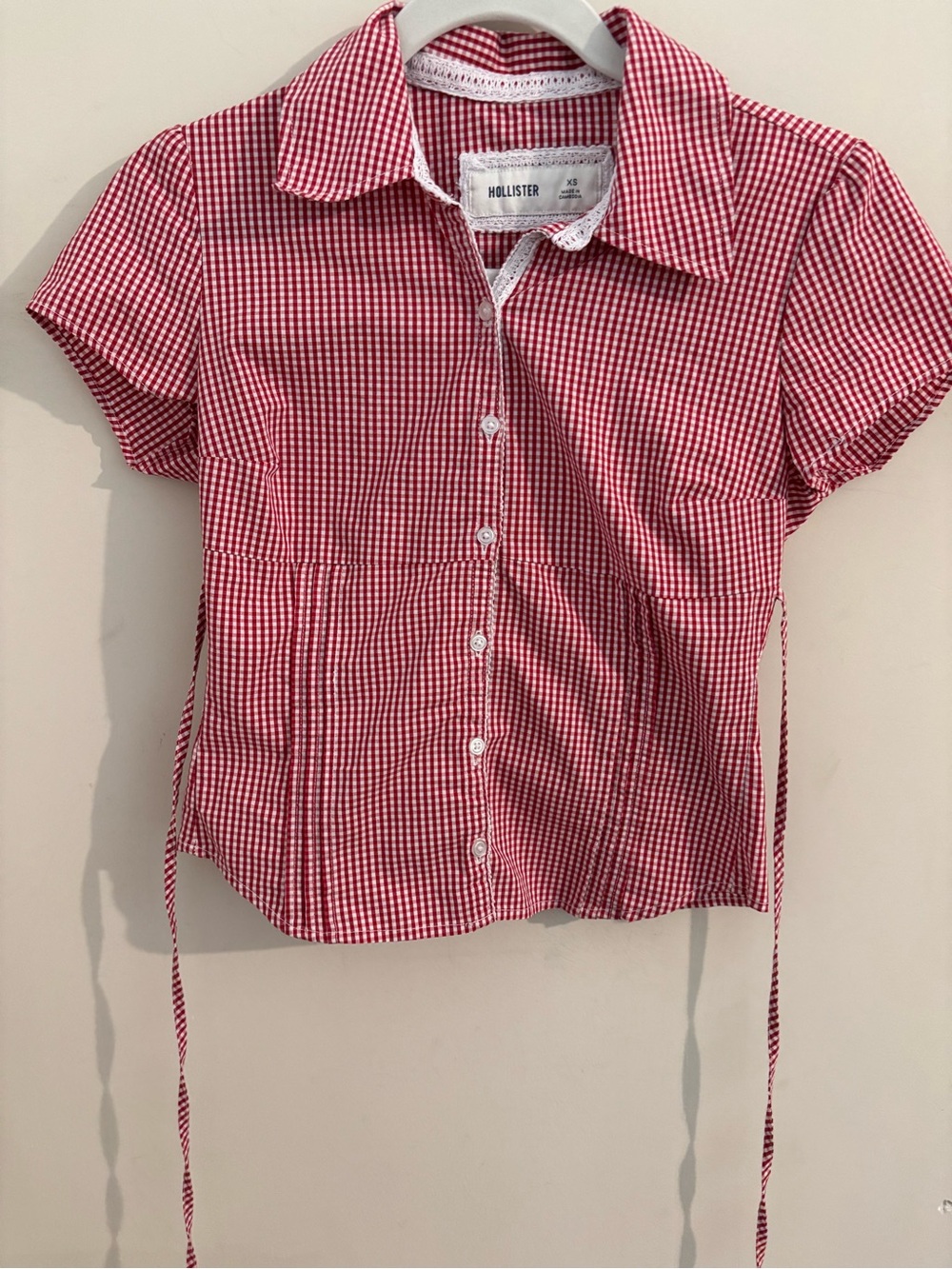 Hollister Red and White Gingham Button-Front Shirt - women’s XS